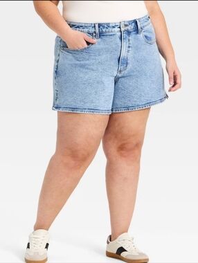 New Ava & Viv Light Wash Denim Midi Shorts Size 26W Plus Size